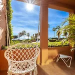 Appartement Molinos On The Beachfront With Pool *