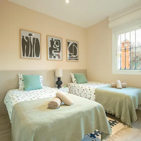 Apartamento Molinos On The Beachfront With Pool