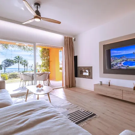 Molinos On The Beachfront With Pool Apartamento Estepona